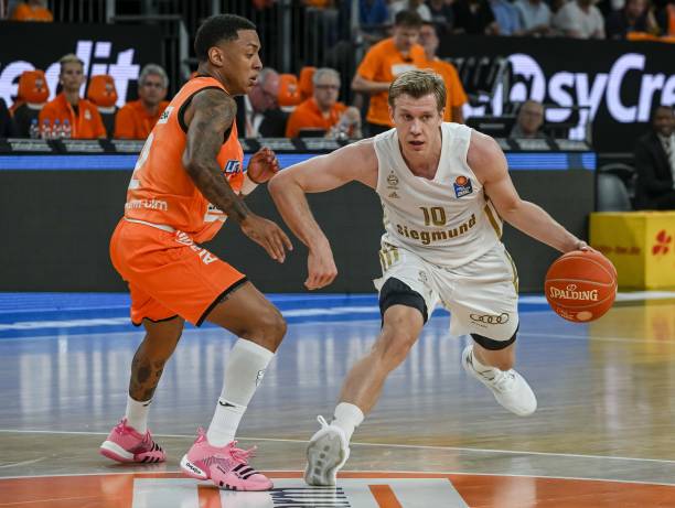 比赛中的一 比赛中的一