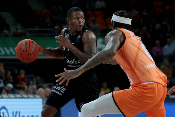 足坛关注的 足坛关注的